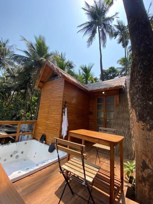 Mangifera Treehouse-Elixir Beach Farm-Jacuzzi-Cozy Villa Alībāg Esterno foto